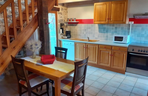 Joyeuse Cottage | Gîte * le MAGNAN, 50m², charm and nature, heated swimming pool, south Ardèche