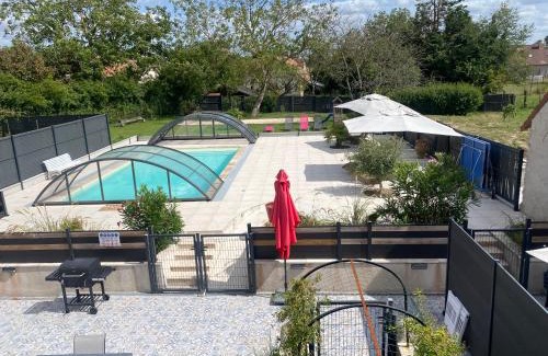 Maslives House | Gîte Les Trois Clés piscine privée 14 pers