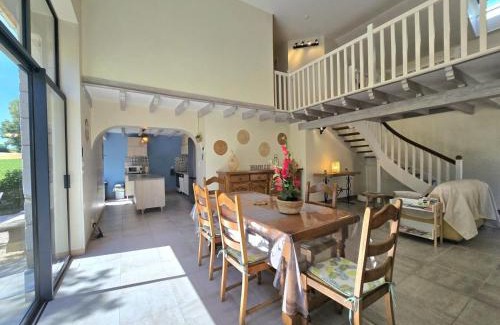 Comberanche-et-Epeluche House | Gîte lumineux avec jardin clos et parking - FR-1-616-495