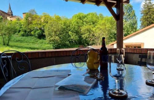 Neronde House | Gîte lumineux 6 pers avec véranda et jardin à Néronde - FR-1-496-357