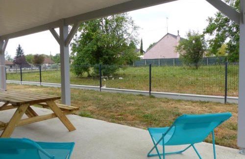 Saint-Remy-en-Rollat House | Gîte moderne avec terrasse, animaux acceptés - FR-1-489-492