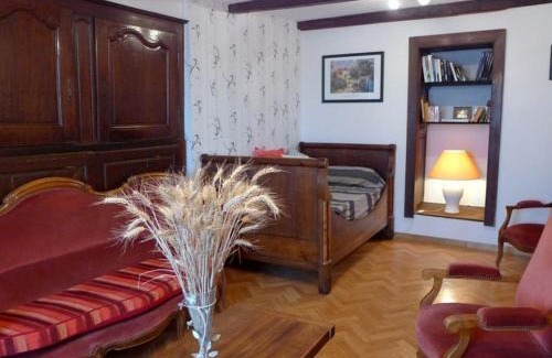 Chaumont-la-Ville House | Gîte rénové avec charme, garage et vélos à disposition - FR-1-611-36