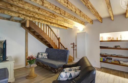 Cremeaux House | Gîte rural avec poêle à bois et visite de ferme à Crémaux - FR-1-496-220