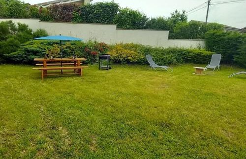 Veranne House | Gîte Rustique avec Jardin Privé à Véranne - FR-1-496-319