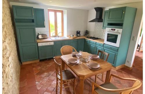 Chavroches House | Gîte spacieux à Chavroches, nature & animaux admis - FR-1-489-574