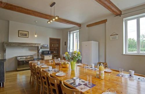 Mornand-en-Forez House | Gîte spacieux 15 pers. avec 5 chambres et terrasse - FR-1-496-265