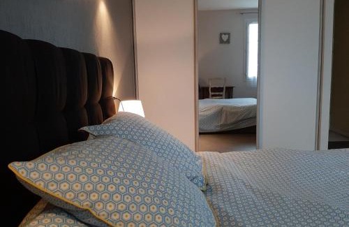 Esse House | Gîte spacieux avec piscine privative, grand jardin et équipements bébé en Charente Limousine - FR-1-653-67