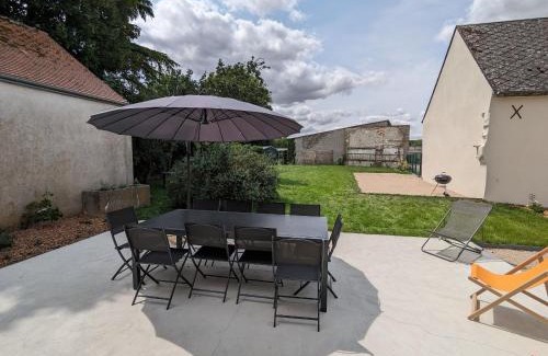 Huisseau-sur-Mauves House | Gîte spacieux et rénové avec jardin, proche châteaux de la Loire, pour 10 pers. - FR-1-590-361