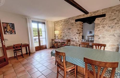 Saint-Haon-le-Vieux House | Gîte spacieux avec piscine, animaux admis à St Haon le Vieux - FR-1-496-156