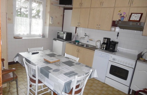 Peschadoires House | Gîte Thiers exit 29 A89 Fair Cournon 25m Park Livradois Forez 6 p 3 ch