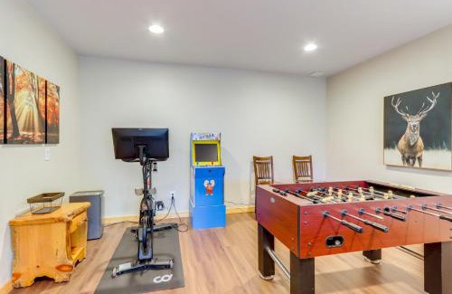 Blue Ridge House | Game Room and Hot Tub Cabin 9 Mi to Blue Ridge!