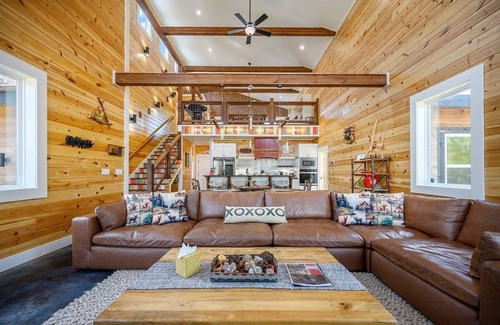 Golden Cabin | Game Room | Children’s Playset | Hot Tub