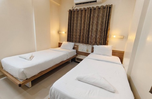 Rajgurunagar Hotel | Gandharva Inn