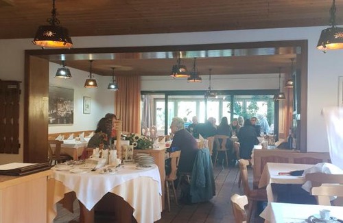 Dudenhofen Hotel | Ganerb