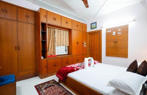 Mahmoorganj Apartment | Ganga home stay