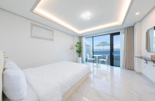 Jumunjin-eup House | Gangneung Way Blue Spa Pension