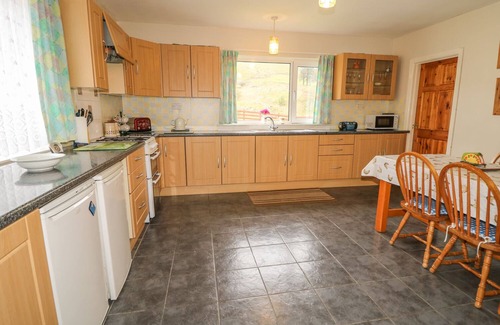 Rathmullan Cottage | GAPPLE COTTAGE, family friendly in Rathmullan, County Donegal