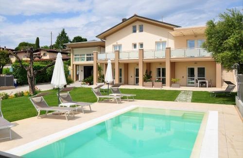 Padenghe sul Garda Apartment | Garda Bloom Holiday Apartments