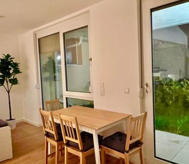 Wiener Neudorf Apartment | Garden Apartment with 5 Separate Beds