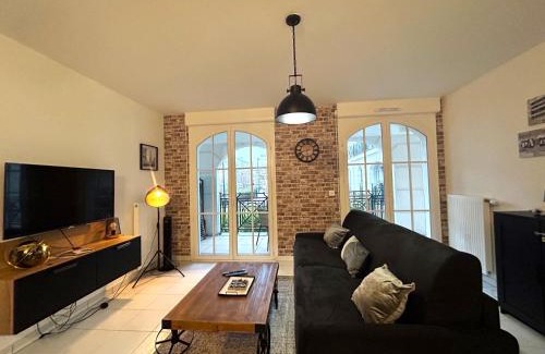 Serris Apartment | Garden By Dream Apartments