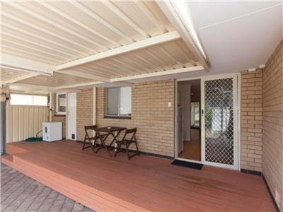 Booragoon Villa | Garden City Short Stays