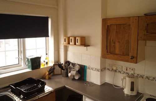 Christchurch Apartment | Garden flat, dog friendly, sleeps 3/4, enclosed garden, parking, level access