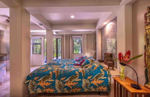Haiku House | Gardenia Room on Tropical Lush Farm in Haiku, Maui