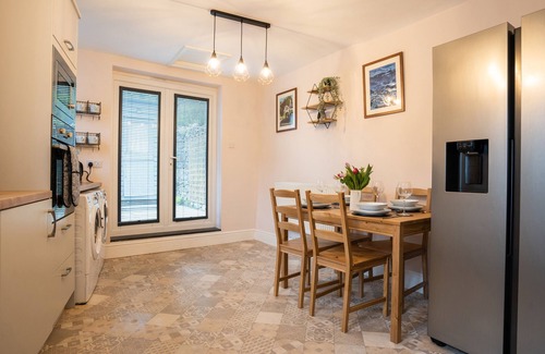 Dolgellau Cottage | GARN VIEW, pet friendly, character holiday cottage in Dolgellau