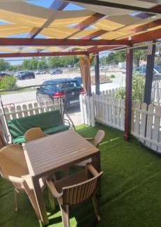 Saturn Apartment | Garsonieră Complex Alfa&Beta Saturn la parter cu terasă