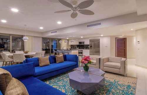 El Tezal Hotel | Garza Blanca Los Cabos 3-Bedroom n2 King, 2 Queens, Gourmet Kitchen, 3.5 Bath