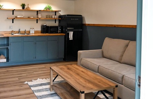 Skaneateles Hotel | Gate - Bungalow - One Bedroom Villa, Sleeps 4