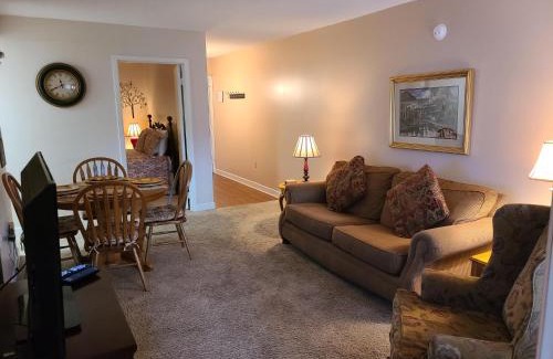 Gatlinburg Apartment | Gatlinburg Chateau Condo 302