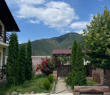 Likani House | GB cottages Tsemi