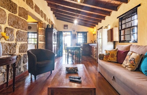 La Solana Cottage | GC0143 Holiday cottage with private pool in San Mateo