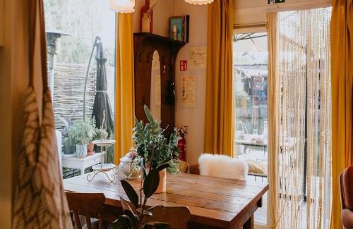 Geel Ski Chalet | Geel Chalet in Netevallei