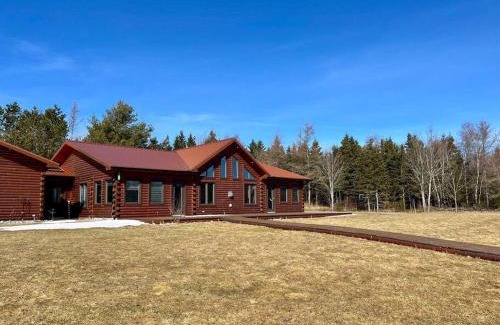 Harrington Villa | Geese Villa Log House