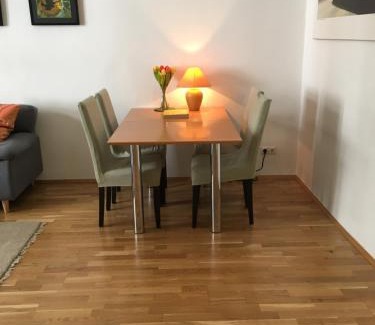 Wieden Apartment | Gemütliche ruhige Altbauwohnung Nähe Hauptbahnhof und City