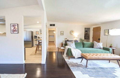 Colonia Del Valle House | Gem Show Hub - Quiet Pet-Friendly Hot Tub