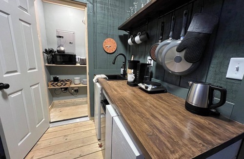 Apple Ridge Apartment | GeoDome 100 mi Views 2½ mi to BR