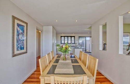 St Helens House | Georges Bay Luxury