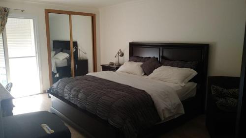 Mindelo Bed & Breakfast | @Georgette