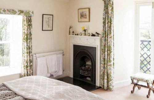 Castle Douglas Villa | Georgian Farmhouse - Four Bedroom Villa, Sleeps 8