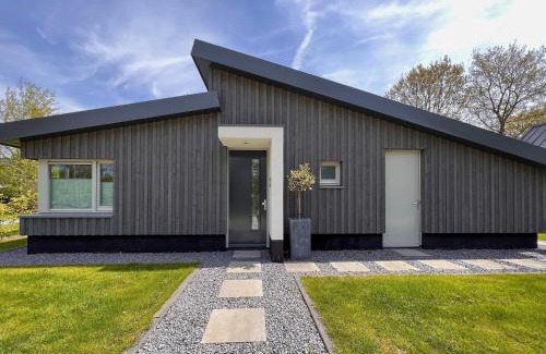 Dirkshorn House | Getaway with Garden & Comfort, cleaning included