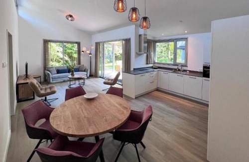 Dirkshorn House | Getaway with Garden & Comfort, cleaning included