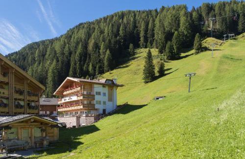 Selva di Val Gardena Hotel | Giardin Boutique Hotel B&B