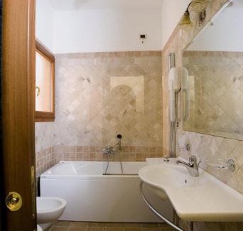 Posto Rosso Hotel | Giardino Dei Pini - Boutique Hotel