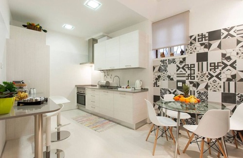 Bairro Alto Apartment | Ginjinha House | 4 Rooms | Bairro Alto | w/AC!