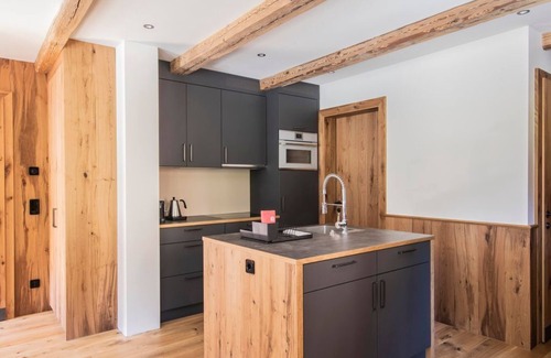 Schroecken Apartment | Gipfeltreff - Berghaus Schröcken - 4* Basecamp