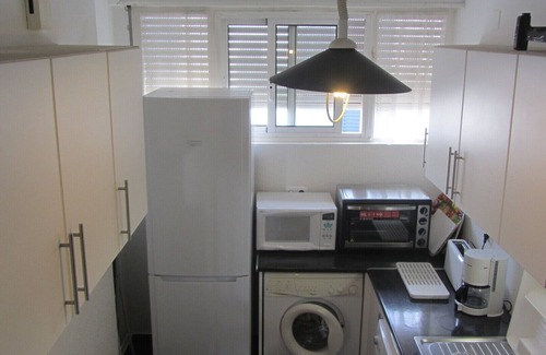 Praia da Rocha Apartment | Giraffe - 50m from the Beach. 2 bedrooms, 2 WC, AC, WiFi, Sea View, Park