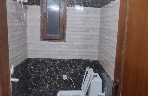 Vrindavan Hotel | Giriraj kripa